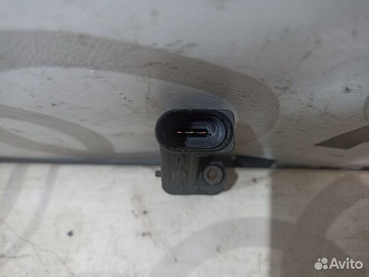 Датчик коленвала Volkswagen Passat B6