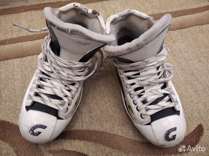 Вратарская хоккейная форма