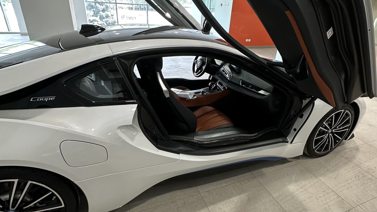 BMW i8: фото из отзыва