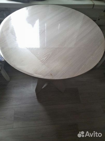 Кухонный стол