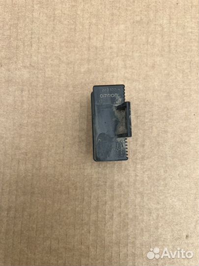 Реле бензонасоса Peugeot 308