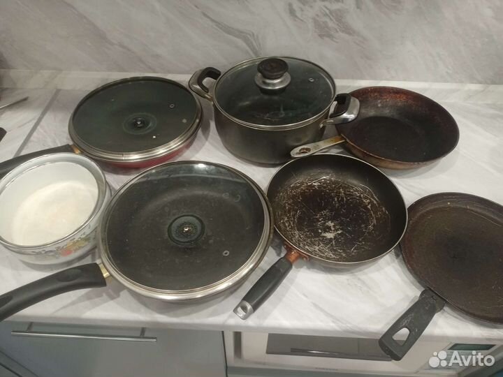 Сковороды и кастрюля
