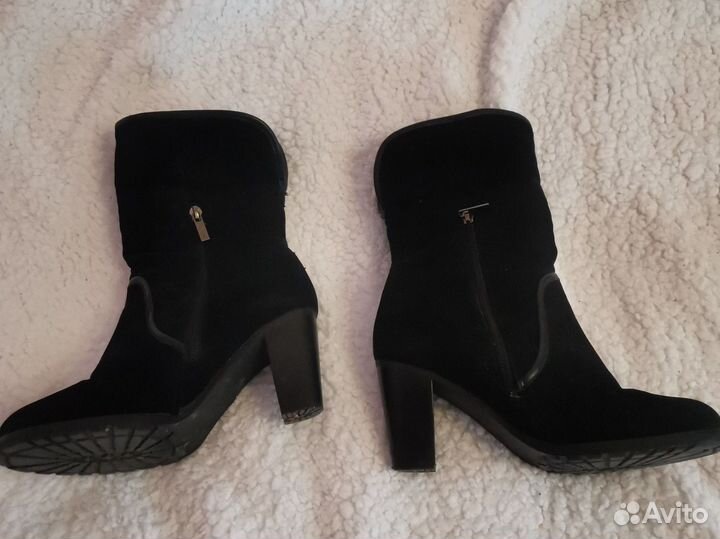 Полуботинки женские, зимние замшевые на замке