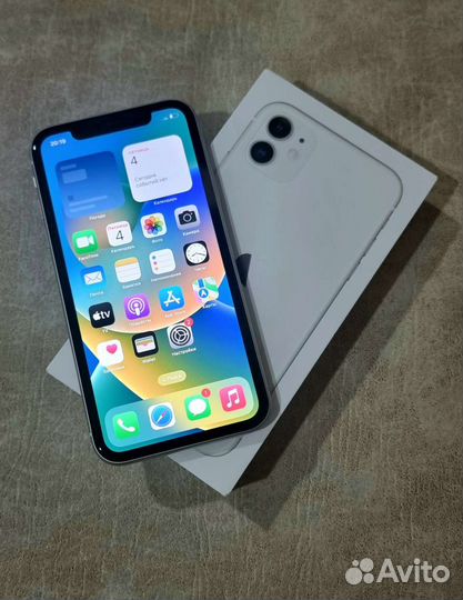iPhone 11, 64 ГБ
