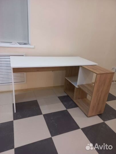 Письменный стол