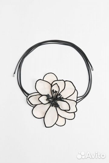 Ожерелье Zara с цветком