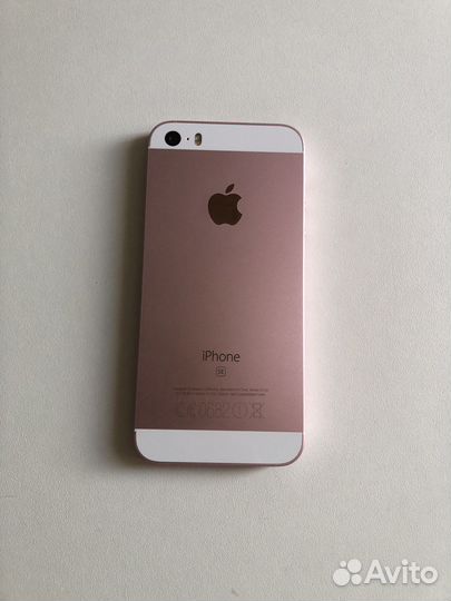iPhone SE, 32 ГБ