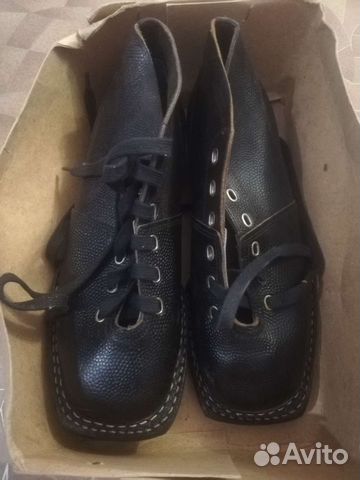 Лыжные ботинки