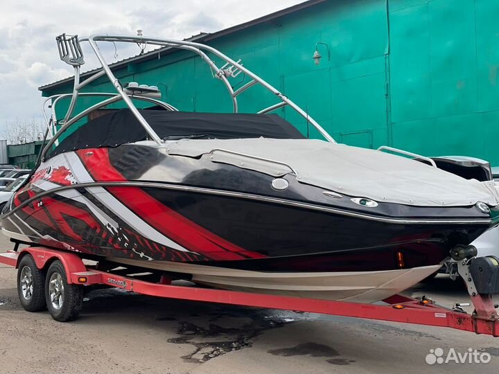 Оклейка лодок и катеров пленкой