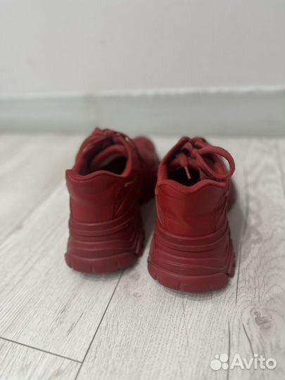 Кроссовки econika