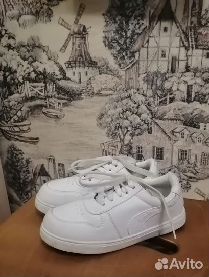 Кроссовки детские