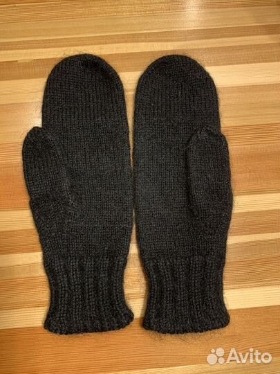 Варежки и шапка ручной работы