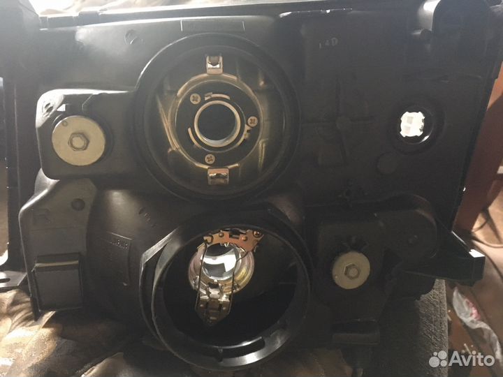 Фара Toyota Land Cruiser 100