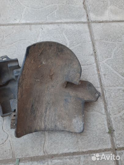 Подкрылок suzuki sepia