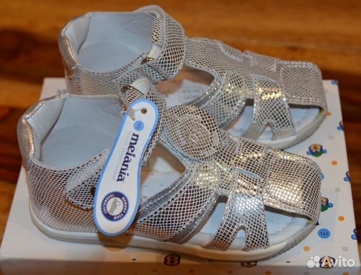 Туфли открытые Melania