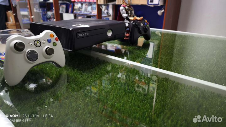 Xbox 360 slim 250GB freeboot 25 игр, 2 джойстика