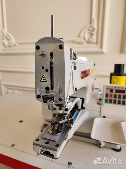 Продается пуговичная машинка VMA sewing V-1377D