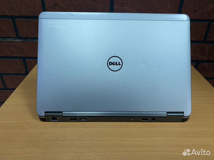 Dell latitude e7240 i5/8/256ssd