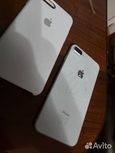 iPhone 8 Plus, 64 ГБ