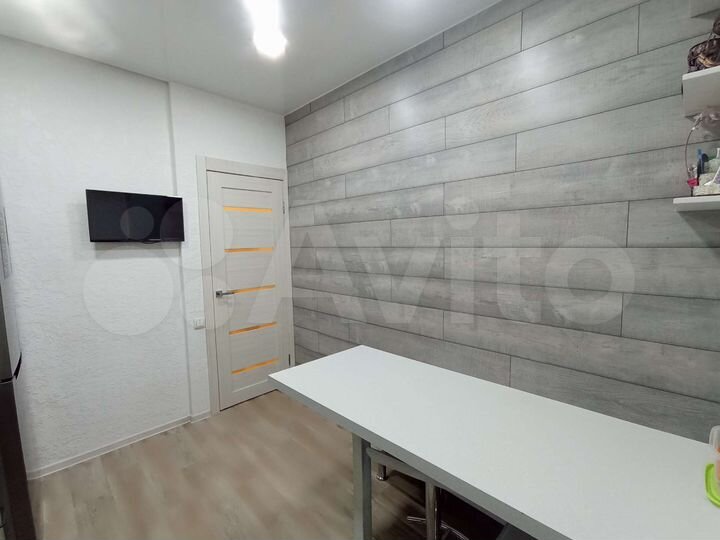 1-к. квартира, 42 м², 1/5 эт.