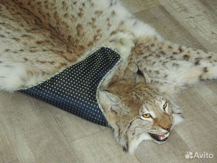 Шкуры волка и рыси имитация