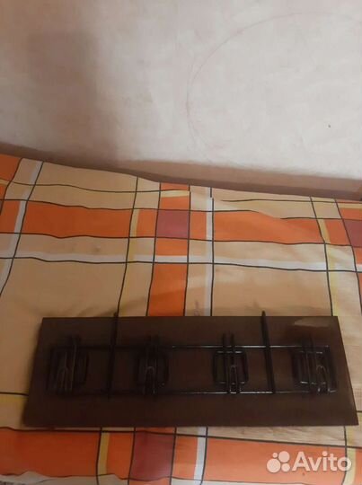 Вешалка для одежды настенная