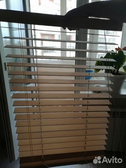 Жалюзи горизонтальные деревянные