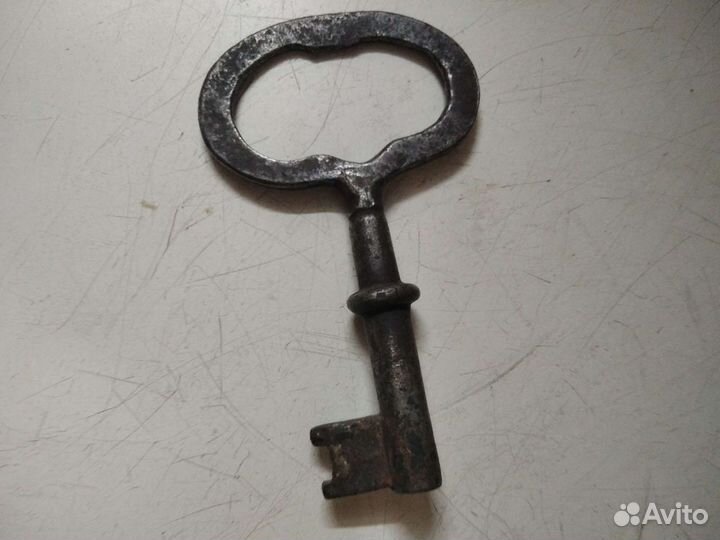 Ключ кованый, старинный