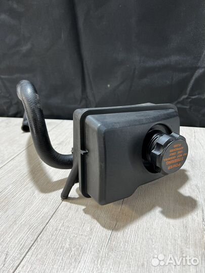 Бачок гидроусилителя руля Volvo XC 90