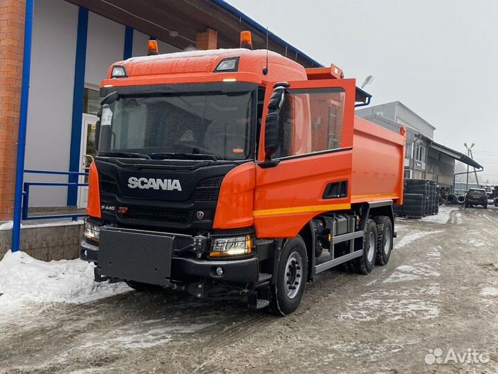 Водитель самосвала