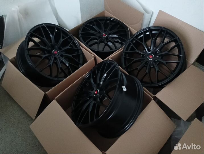 Vossen R18 5X114,3 black