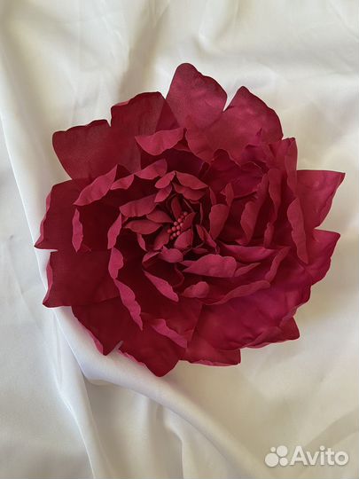 Брошь ручной работы цветок из ткани