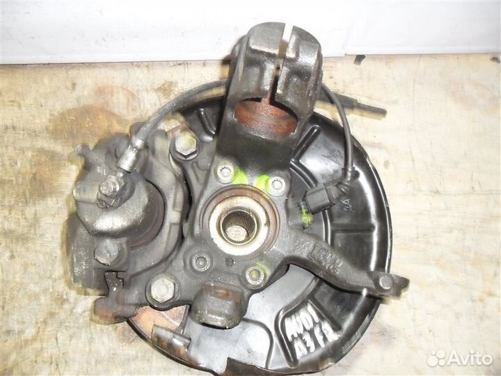 Ступица (кулак, цапфа) передняя правая Audi A3 8P