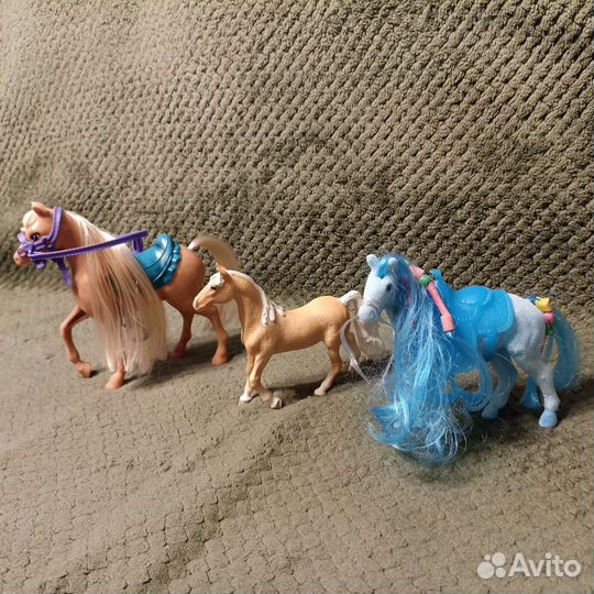 Игрушки машинка,слоник,лошади