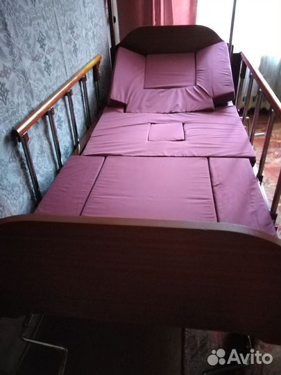 Кровать для лежачих больных с туалетом