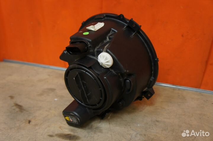 Фара правая Mercedes G-Class W463 биксенон