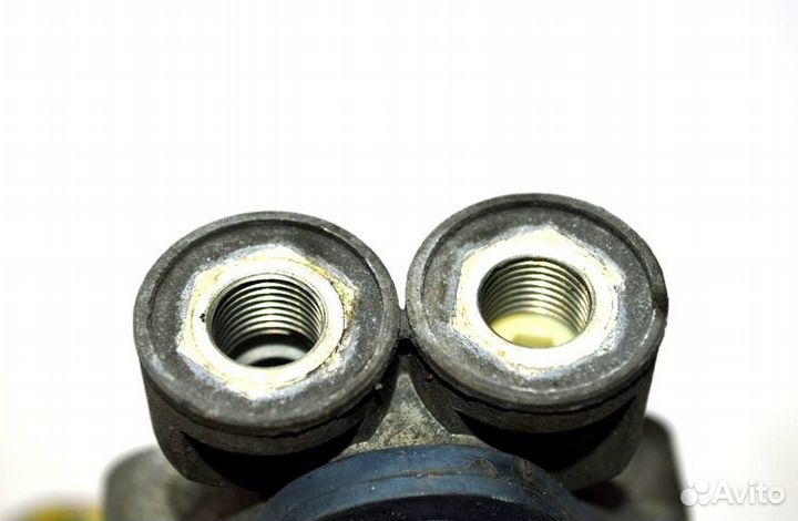 Кран уровня пола кабины, передний mercedes-benz Ac