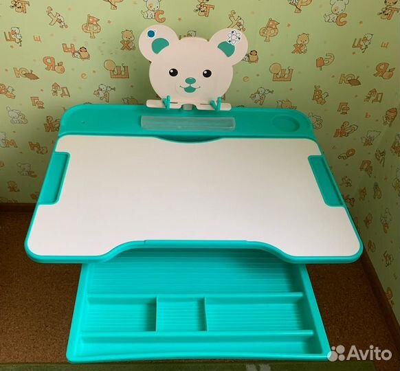 Растущая парта - стол, стул, подставка для ног