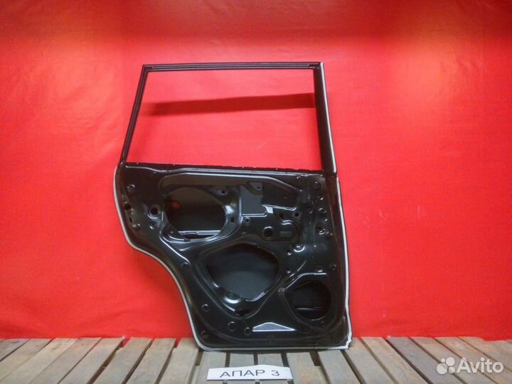 Задняя левая дверь Toyota RAV4 2006-2012