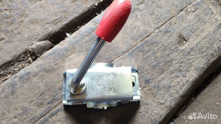 Хомут опорного колеса