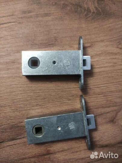 Защелка дверная