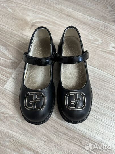 Туфли для девочки в школу