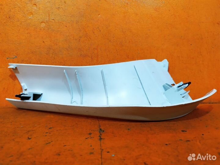 Обшивка двери багажника правая Ford Kuga 2 CBS