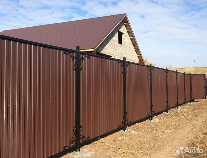 Забор из профнастила для дома качественно