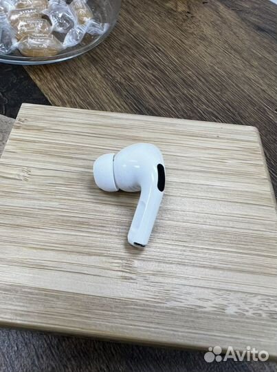 Левый наушник Apple AirPods Pro. Новый