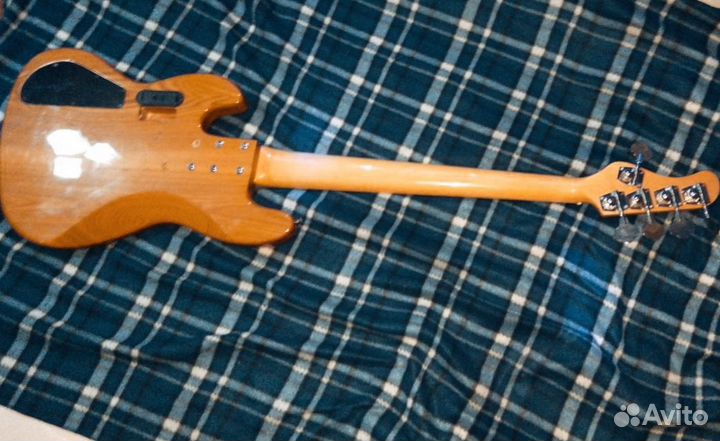 Бас гитара 5 струн