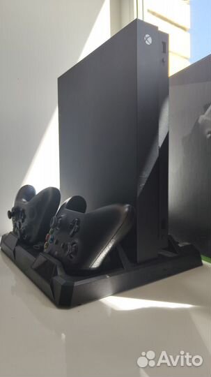 Xbox one x 1tb с game pass и игрой