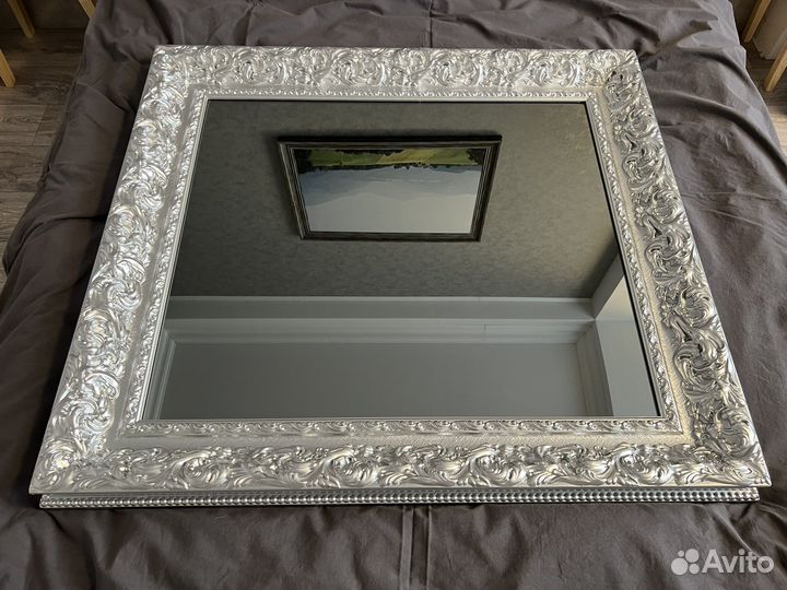 Зеркало в багетной раме