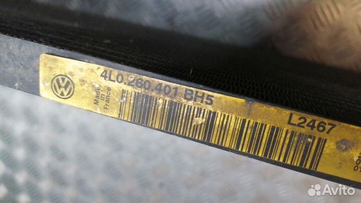 Радиатор кондиционера Audi Q7