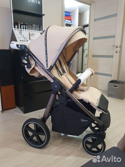 Прогулочная коляска новая